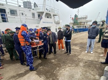 cap cuu kip thoi 5 ngu dan gap nan tren bien