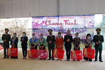 tang qua tet cho nhung ho ngheo bien gioi