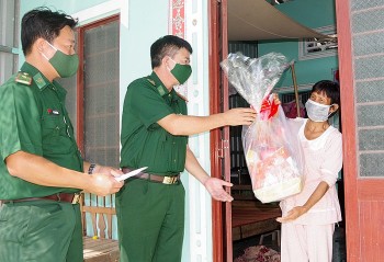 tang nha tang hoc bong cho nguoi ngheo dan toc thieu so vung bien gioi bien soc trang