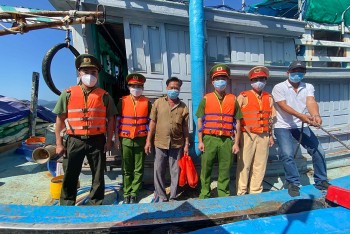 trao qua tet cho ngu dan nguoi dan dao vung ngan khanh hoa