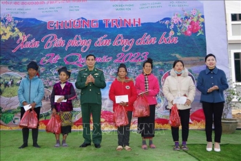 chuong trinh xuan bien phong am long dan ban tang cuong tinh doan ket quan dan