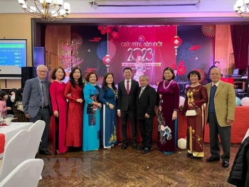 khong khi tet co truyen vui tuoi dam am cua nguoi viet tai slovakia
