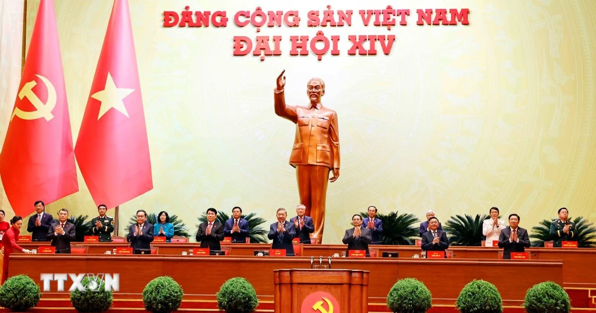 truyen thong quoc te dua tin dam net ve ngay lam viec dau tien dai hoi dang xiv