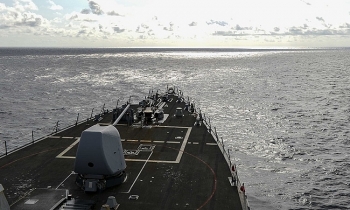 Tàu khu trục Mỹ đi ngang qua Trường Sa, thách thức yêu sách lãnh thổ của Trung Quốc