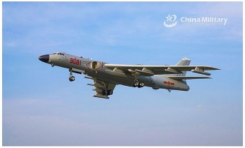 Máy bay ném bom Trung Quốc tập trận tấn công trên biển Đông
