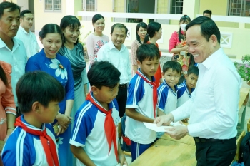 chu trong phat trien kinh te xa hoi vung dong bao dan toc thieu so