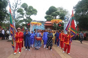le hoi chua ba cang thi nuoc man la di san phi vat the quoc gia