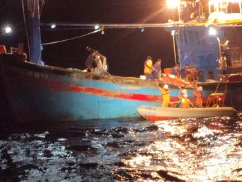 Cứu nạn thành công thuyền viên bị tai nạn khi đang lao động trên biển
