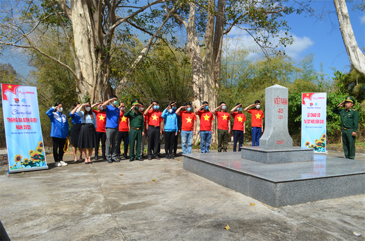 lan toa tinh yeu bien cuong to quoc