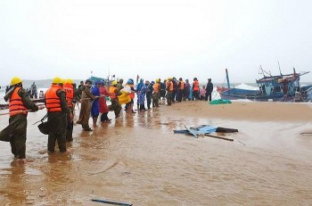 no luc ung cuu ho tro tau ca cua ngu dan phu yen bi thien tai