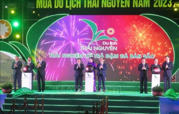 khai mac mua du lich trai nghiem xu tra dam da ban sac