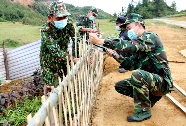 Cán bộ, chiến sỹ Biên phòng huyện biên giới Mèo Vạc kiên cường chống "giặc Covid 19"