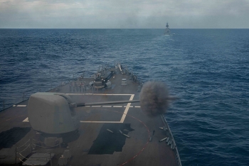 Hải quân Mỹ và Úc tập trận bắn đạn thật ở Biển Đông