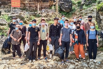 cao bang phat hien 30 cong nhan nhap canh trai phep qua bien gioi trung quoc