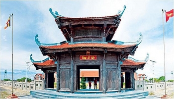 nhung ngoi chua linh thieng tren dao truong sa