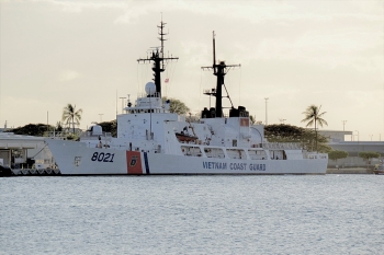 Tàu cảnh sát biển 8021 chuẩn bị rời Guam về Việt Nam