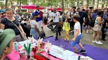 soi dong le hoi am thuc duong pho viet nam tai paris