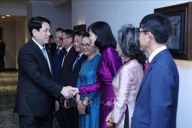 Chủ tịch nước Lương Cường làm việc với các Đại sứ Việt Nam tại châu Phi
