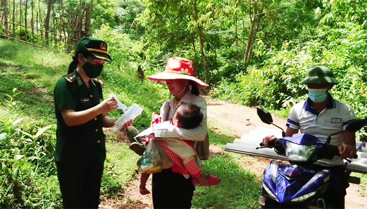 Tuyên truyền pháp luật cho người dân vùng biên giới bằng dân ca
