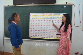 no luc xoa mu chu trong dong bao dan toc thieu so