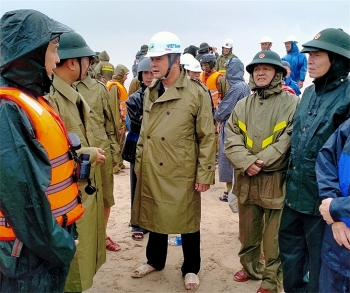 Quảng Trị: Khẩn trương cứu hộ 10 thuyền viên tàu Vietship 01 bị nạn