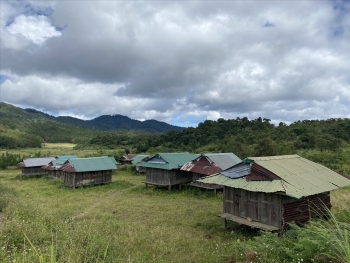 doi thay duoi chan nui peng oi