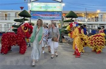 khach quoc te den viet nam da dat hon 235 trieu luot nguoi