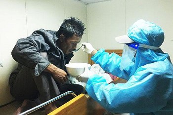 lien tiep cuu bon nguoi nuoc ngoai bi nan tren bien