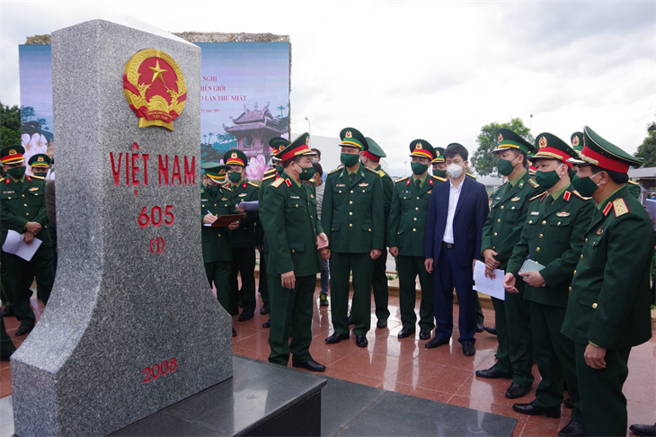 Giao lưu hữu nghị Quốc phòng biên giới Việt Nam - Lào tháng 12 tại Quảng Trị
