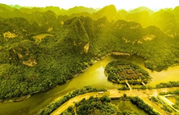 ninh binh ve dep hoang so nhu vien ngoc quy cua thien nhien