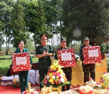 cat boc 49 hai cot chien si luc luong vu trang cach mang doan ket cuu nuoc campuchia ve nuoc