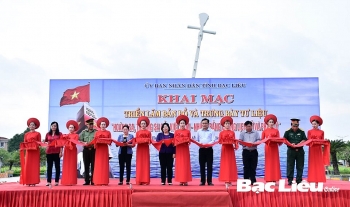 bac lieu trien lam ban do va trung bay tu lieu ve hoang sa truong sa cua viet nam