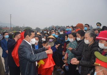 tang 4000 la co to quoc cho ngu dan bam bien