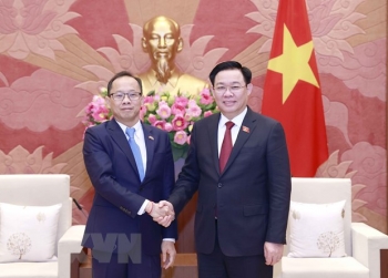 chu tich quoc hoi vuong dinh hue tiep dai su campuchia chay navuth