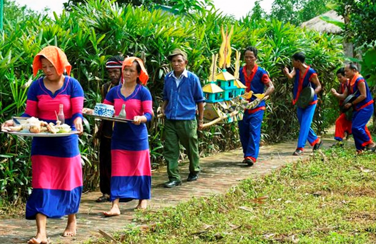 Lễ bỏ mả của tộc người Raglai: Nghi lễ vòng đời