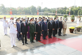 lanh dao dang nha nuoc mttq viet nam vao lang vieng chu tich ho chi minh