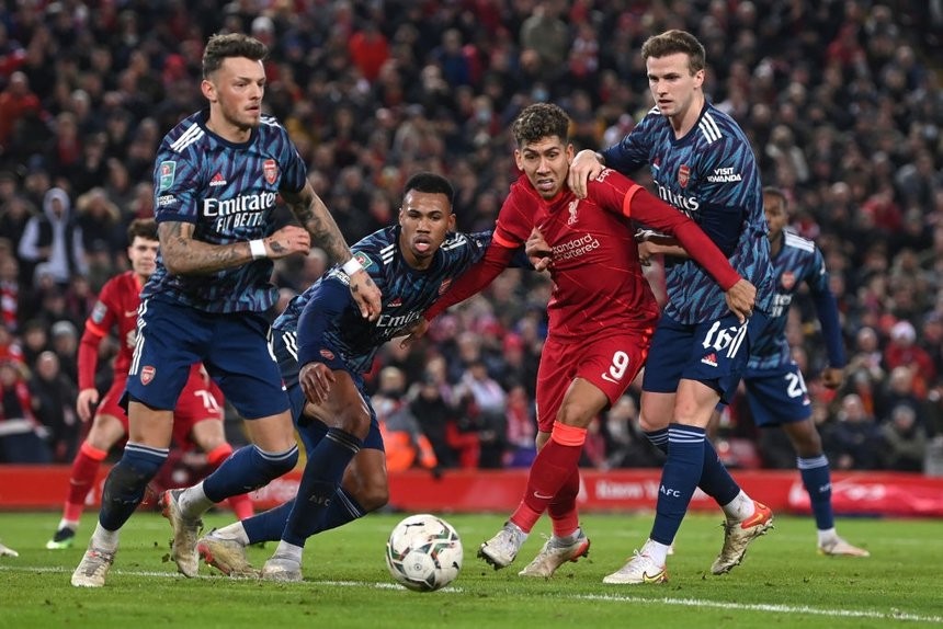 Chơi thiếu người, Arsenal xuất sắc cầm hòa Liverpool trên sân Anfield