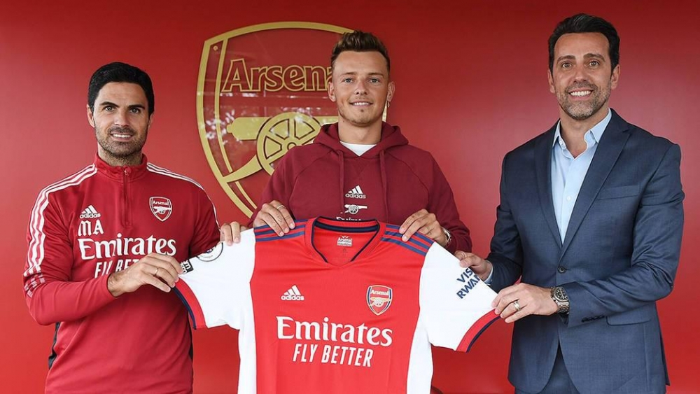 Arsenal chiêu mộ thành công trung vệ Ben White