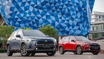 toyota corolla cross 2020 chon dong co xang hay hybrid