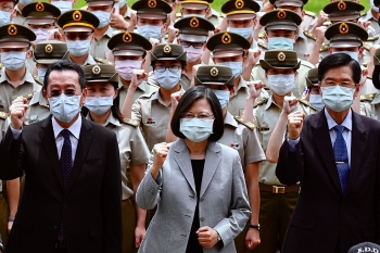 Giữa căng thẳng với Trung Quốc, Đài Loan tung video 'khoe' khí tài quân sự