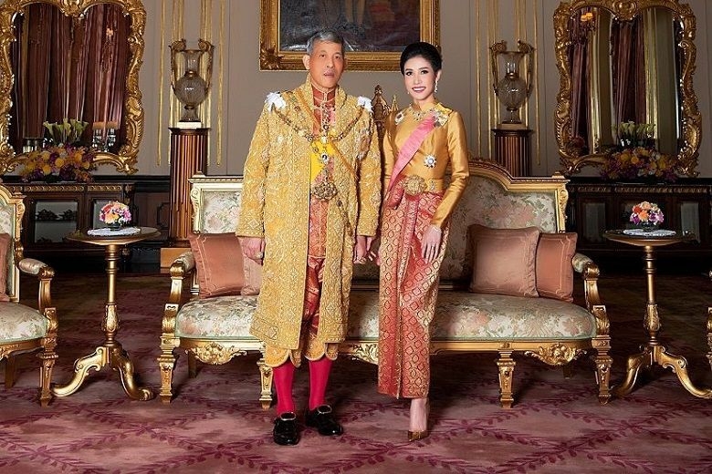 Vua Thái Lan bất ngờ phục vị cho Hoàng quý phi