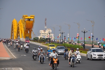 nguoi dan da nang duoc yeu cau khong ra khoi nha tu 20h toi nay