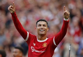 ronaldo lap cu dup giup mu dan dau ngoai hang anh