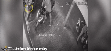 Video: Dàn cảnh bẻ khóa, "cuỗm" xe máy nhanh như chớp