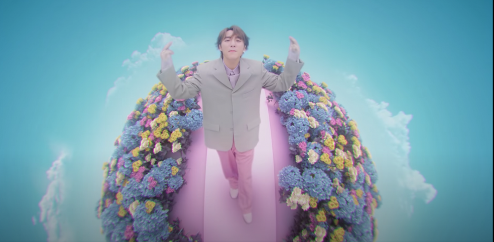 Sơn Tùng M-TP chính thức ra mắt MV "Có chắc là yêu đây"