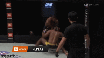 video vo si mma ha knock out doi thu bang don cho dang so