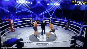Video: Võ sĩ MMA hạ knock-out đối thủ sau 3 giây và màn ăn mừng "té sấp mặt"