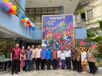 tet chol chnam thmay dam am sum vay tai dai su quan vuong quoc campuchia tai viet nam