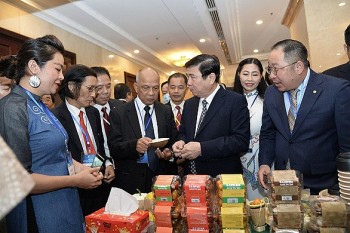 chuyen gia quan he viet my bat mi vai tro cau noi huu nghi gioi thieu co hoi kinh doanh cua kieu bao