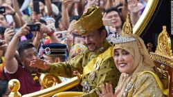 Brunei ban hành luật ném đá tới chết đối với người đồng tính, cộng đồng LGBT tìm cách thoát thân
